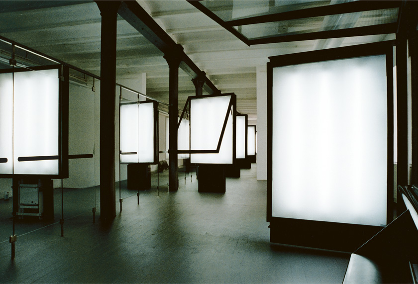 Leuchtender Leerstand - Ein szenografischer Raum